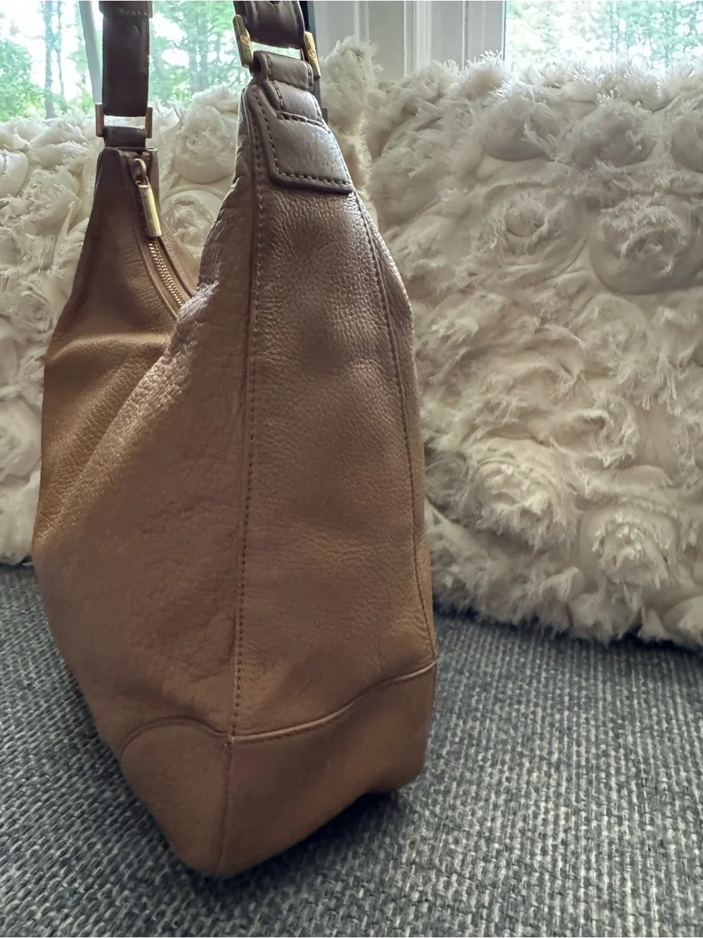 Tory Burch Amanda Pebbled Leather Hobo Bag – Camel Tan
